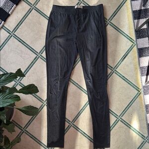 Hollister Charcoal Leggings Looser Fit no pockets